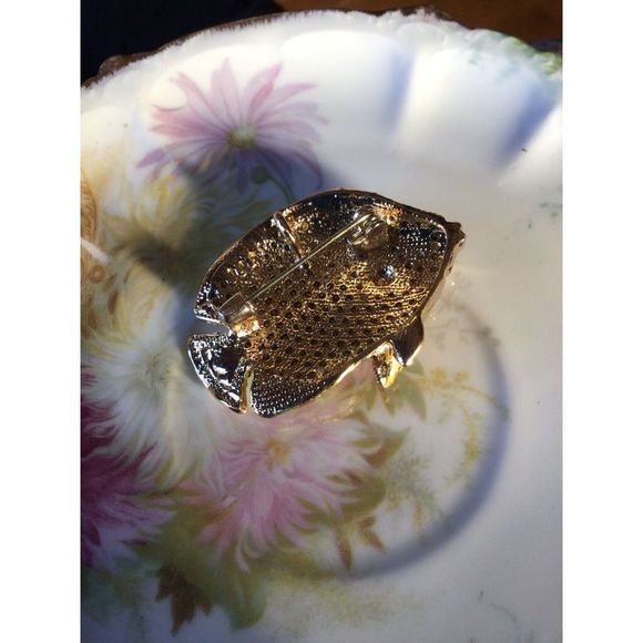NWT Rhinestone Fish Brooch Pin 2” Gold Multi Color Rhinestone Fish - Picture 14 of 16